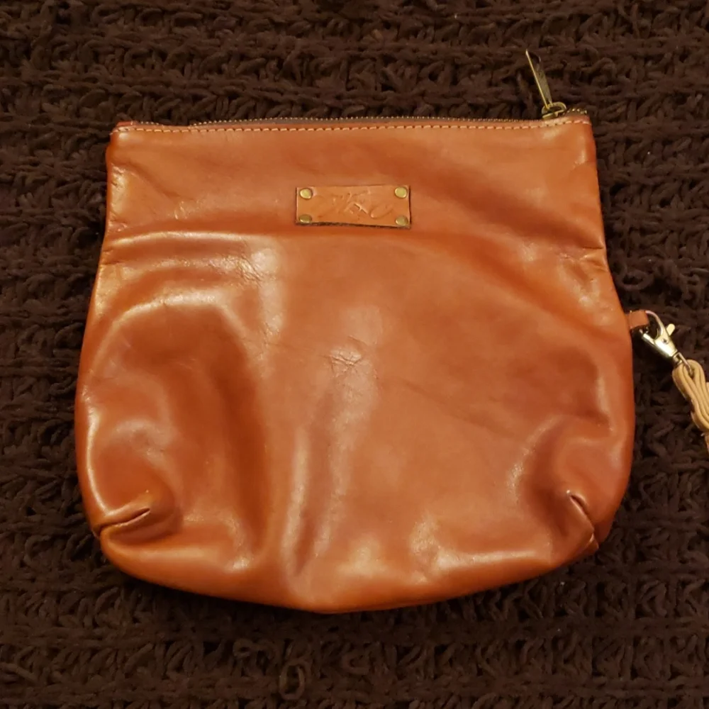 Patricia Nash Leather Fold Over Bag Wristlet Convertible - Picture 2 of 8